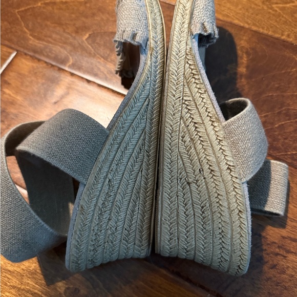 CHARLESTON SHOE CO. Tan Espadrille Wedge Sandals, size 10 - Picture 5 of 6